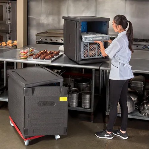 BOÎTE DE TRANSPORT ISOLÉE CONT. 155 litres. CHARGEUR FRONTAL EPP4060FNR NOIR (110) CAMBRO