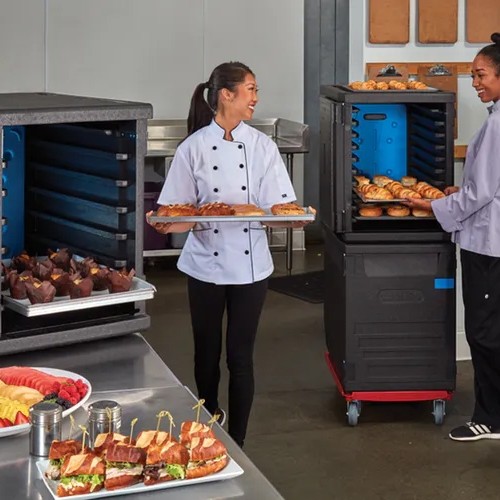 INSULATED TRANSPORT BOX 9 RAIL CONT. 126 ltr. FRONT LOADER EPP4060F9R BLACK (110) CAMBRO