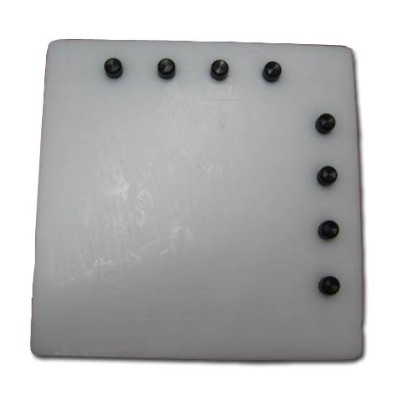 Snijplank met 8 zwarte noppen afm. 18x18cm.