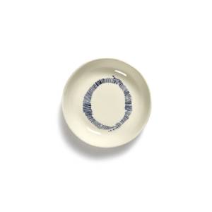 PLAT S DIAM. 11,5 cm. VAISSELLE FEAST COULEUR BLANC/BLEU PAR OTTOLENGHI SERAX