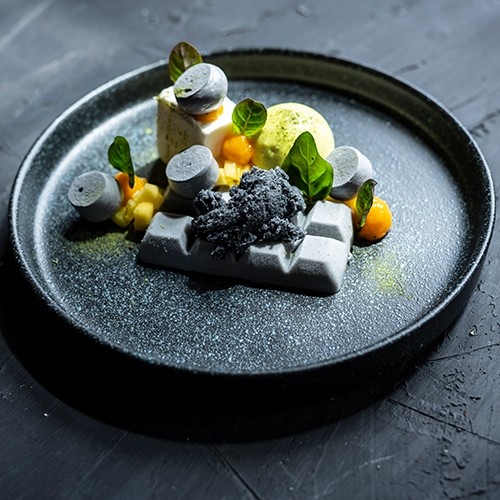 PLATE UPSTANDING DIAM. 22CM. BRISTOL BLACK Q AUTHENTIC