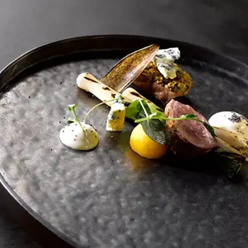 BOARD OVAL ABM. 35X28,5CM. AZTEKISCHES HALBMATTES KUPFER