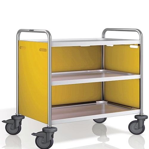 Chariot de service SW 8X5-3, dimensions : 93 x 60 x 95 cm. Acier inoxydable. 3 tables, dimensions : 80 x 50 cm. Panneaux latéraux Pantone RAL 1032. 4 roulettes (dont 2 avec frein). B.PRO