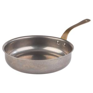 DIAMÈTRE DE POÊLE EN ACIER. 18,5 cm. INH. 900ML. ACIER INOXYDABLE