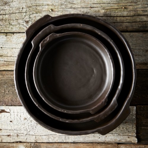 OFENFORM RUND XS DURCHM. 13CM. HGT. 4CM. FARBE SCHWARZ PUR VON PASCALE NAESSENS SERAX