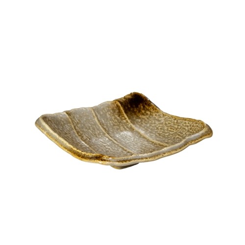 Bord vierkant afm. 16,3x16,3cm. hgt. 4,3cm. Akira Q Authentic