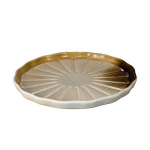 Bord met opstaande rand diam. 20,2cm. hgt. 2,1cm. Akira Q Authentic