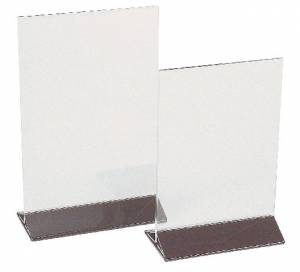 MENÜKARTENHALTER, GRÖSSE AUS TRANSPARENTEM KUNSTSTOFF. 13X17CM.